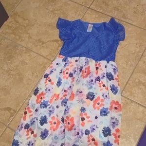 Girl's floral and lace dress
